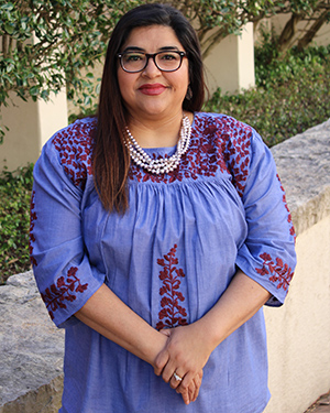 Erica Alvarez portrait web.jpg